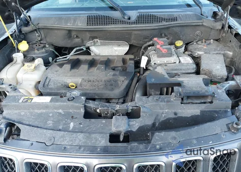 2016 Jeep Compass Sport z USA, uszkodzony, nr VIN 1C4NJDBB4GD780354